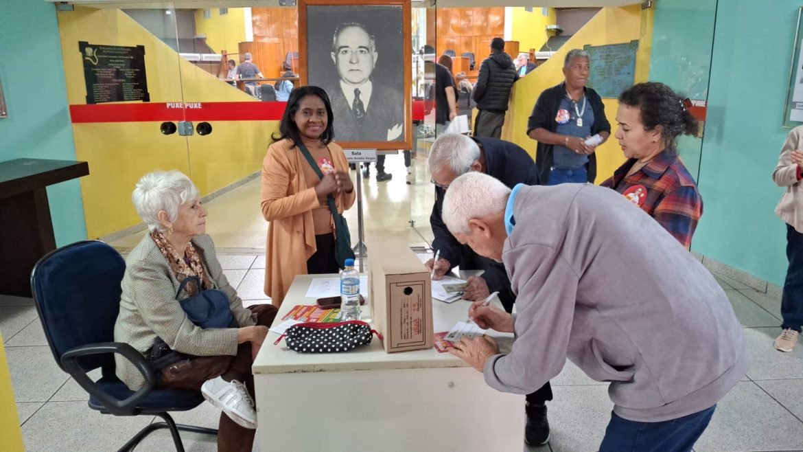 os organizadores lembram que o plebiscito é uma consulta nacional que convida a população a votar divulgação1 os organizadores lembram que o plebiscito é uma consulta nacional que convida a população a votar divulgação1