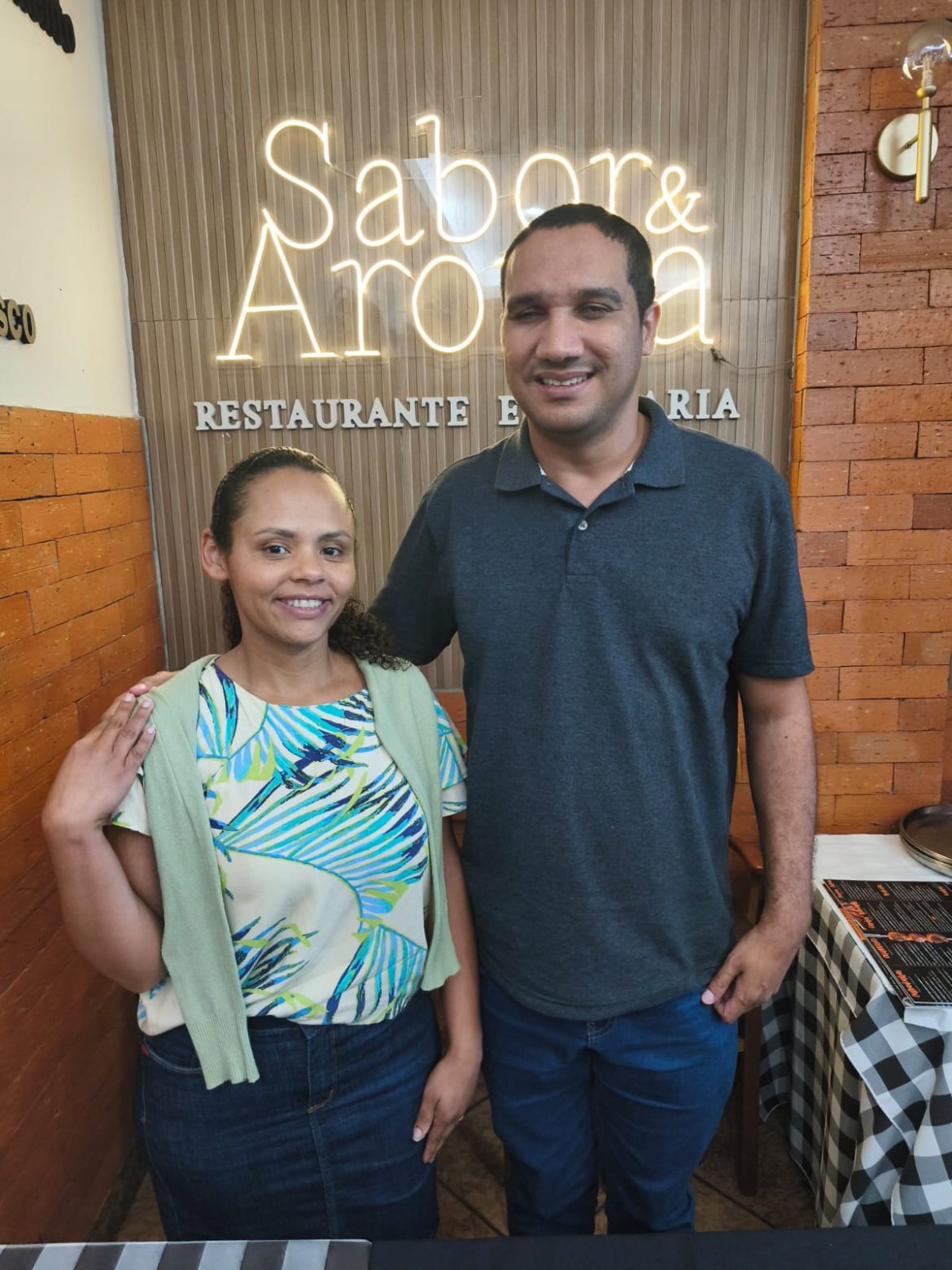 parceria entre a smpda de volta redonda e restaurante local é firmada para a criação de cardápio em braile divulgação secom12 parceria entre a smpda de volta redonda e restaurante local é firmada para a criação de cardápio em braile divulgação secom12