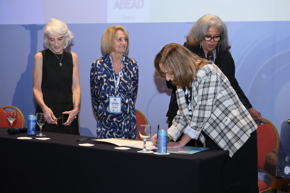 prevenção ao uso de álcool e outras drogas em escolas e comunidades divulgação semapred 1 prevenção ao uso de álcool e outras drogas em escolas e comunidades divulgação semapred 1