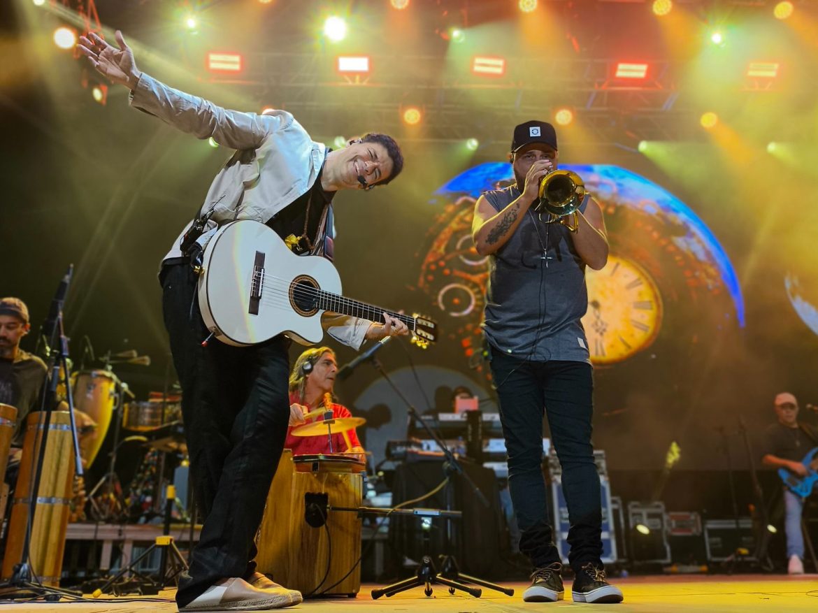 programação de shows da exporio turismo é aberta com show de jorge vercillo na praia do anil divulgação1