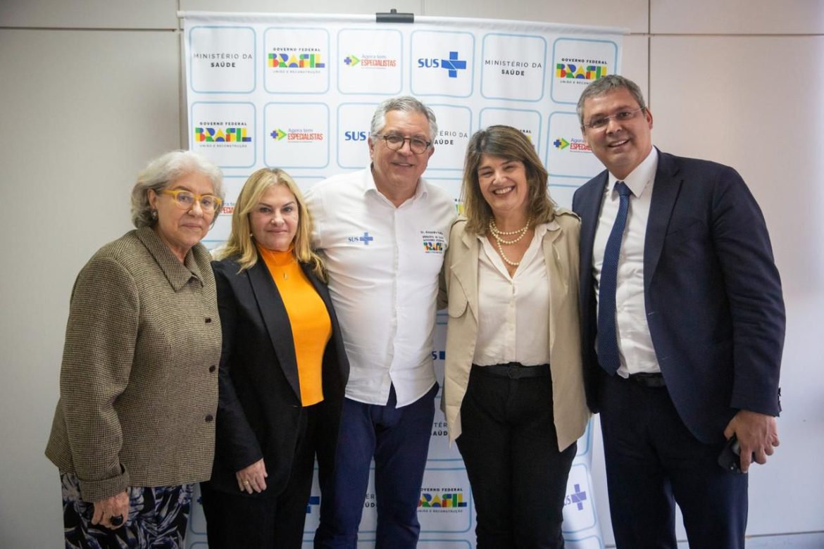 secretária de saúde de volta redonda se reúne em brasília com o ministro da saúde e o deputado lindbergh farias divulgação