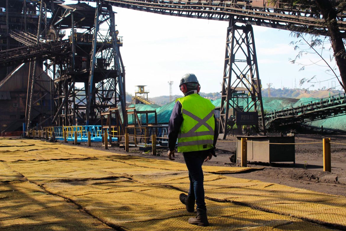 tecnologia sustentável é testada pela csn para controle de poeira nas vias da upv divulgação