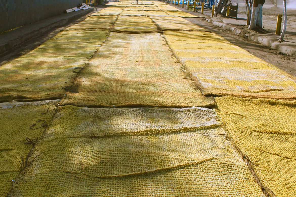 tecnologia sustentável é testada pela csn para controle de poeira nas vias da upv divulgação1 tecnologia sustentável é testada pela csn para controle de poeira nas vias da upv divulgação1