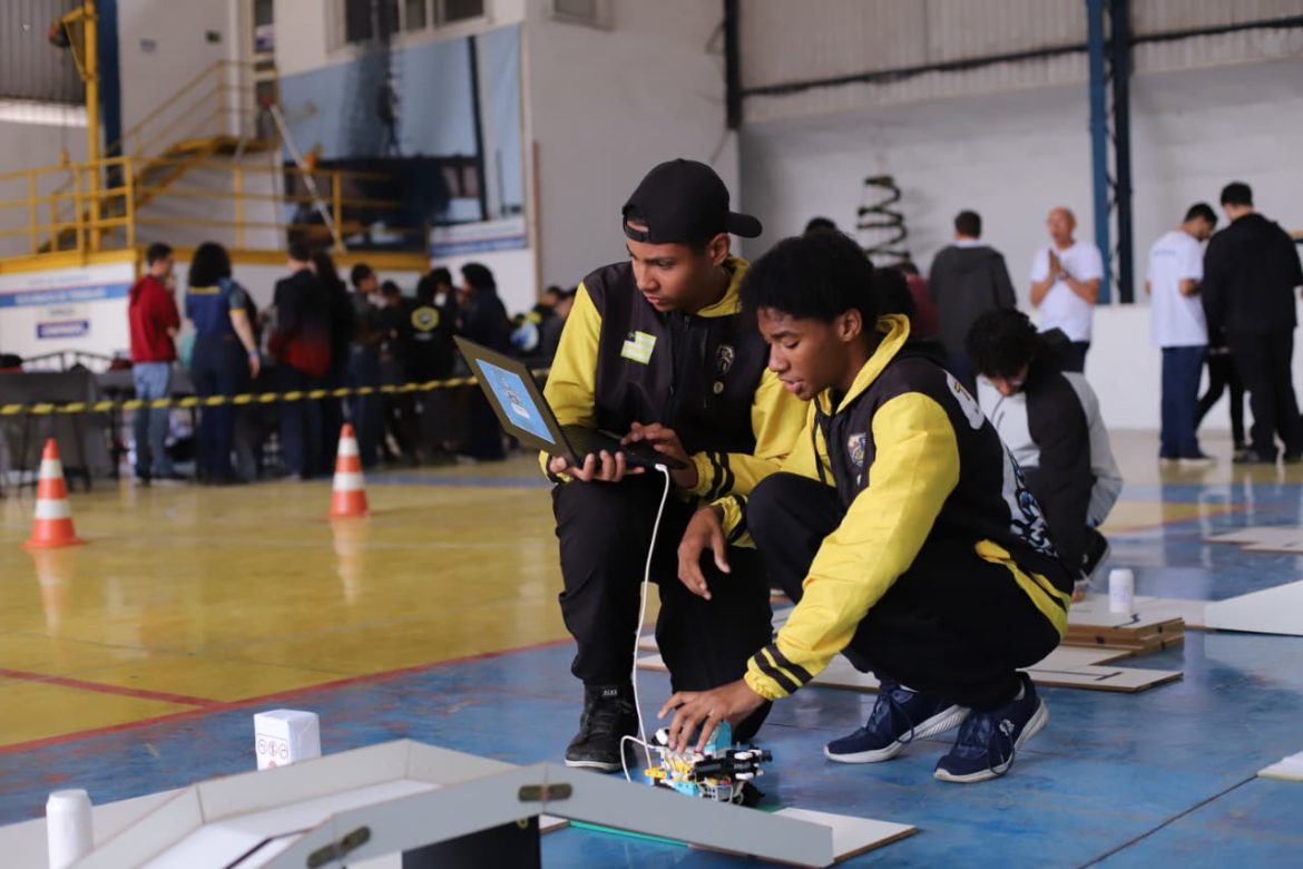 torneio juvenil de robótica cris oliveira pmvr142 torneio juvenil de robótica cris oliveira pmvr142