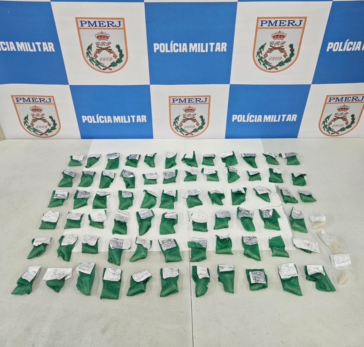 12.cf.res.polÍcia.suspeitos de tráfico fogem da abordagem da pm.divulgaÇÃopm