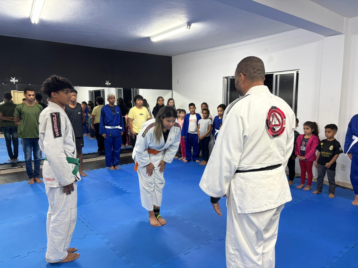 14.cf.res.esportes.alunos do projeto oficina de campeões (2) 14.cf.res.esportes.alunos do projeto oficina de campeões (2)