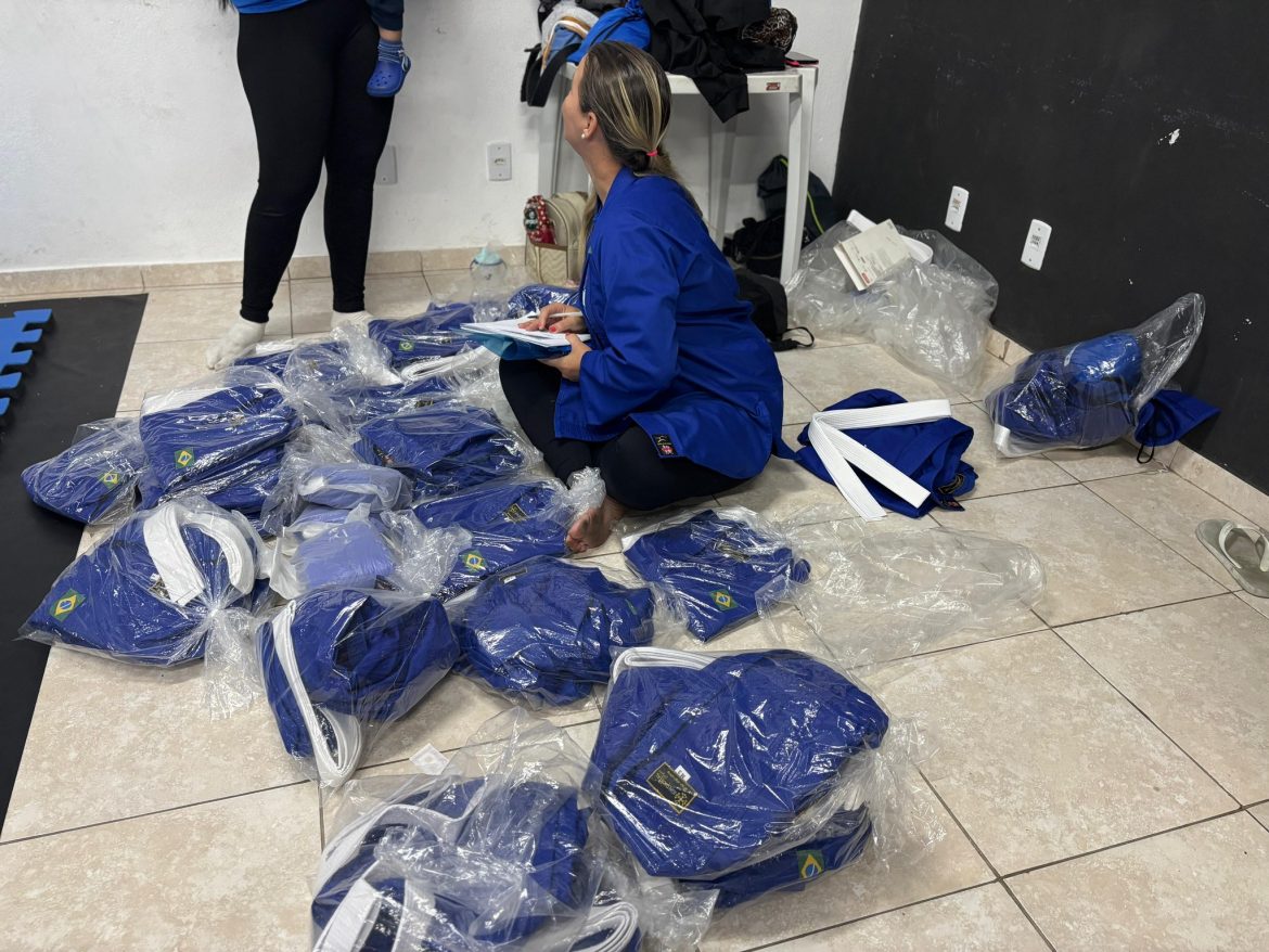 14.cf.res.esportes.alunos do projeto oficina de campeões (3) 14.cf.res.esportes.alunos do projeto oficina de campeões (3)