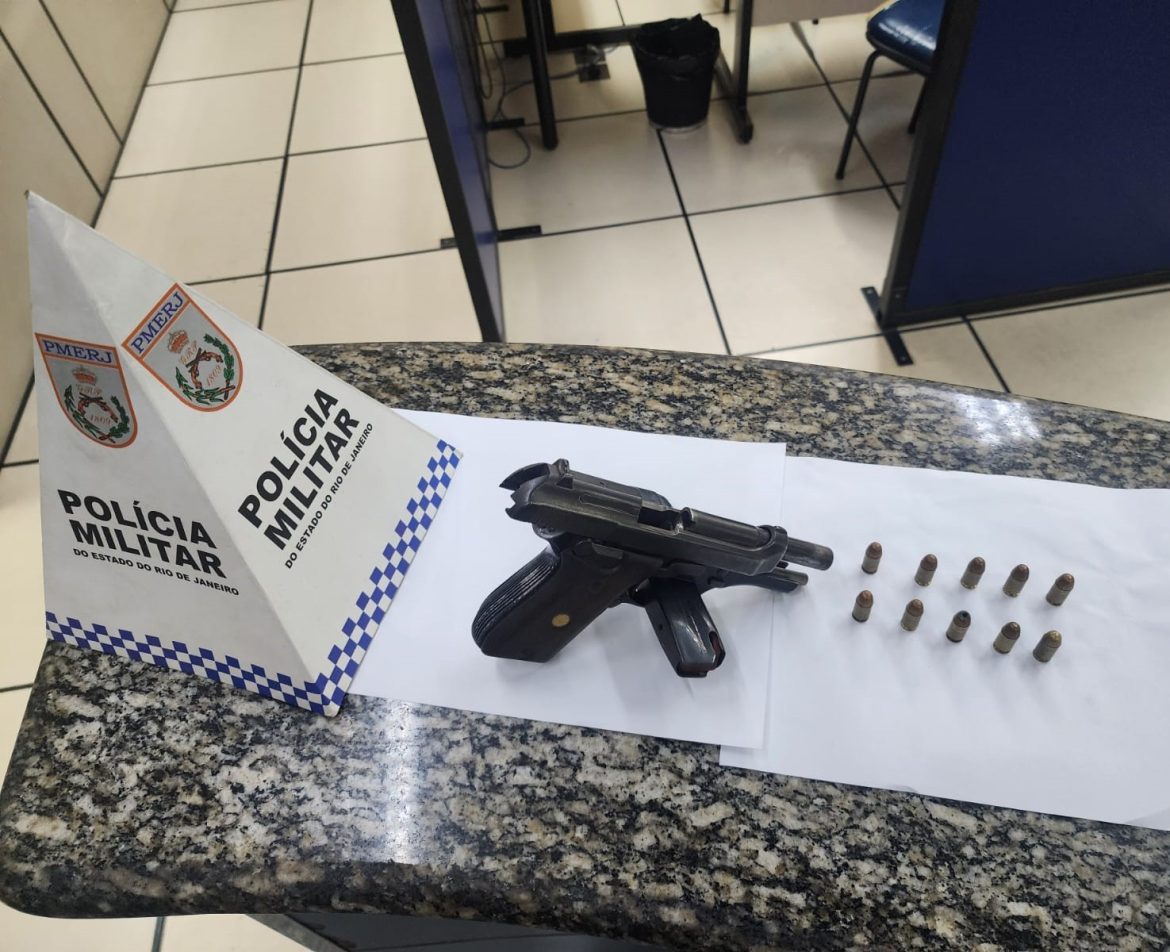 15.cf.res.polÍcia.adolescente é apreendido com pistola.divulgaÇÃopm