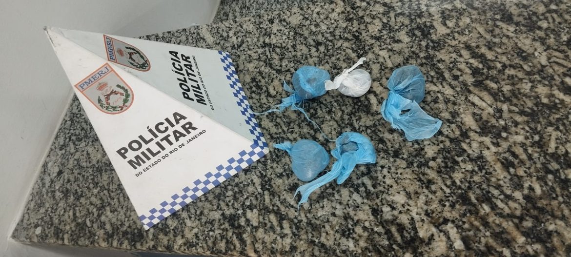 15.cf.res.polÍcia.pm apreende drogas.divulgaÇÃopm