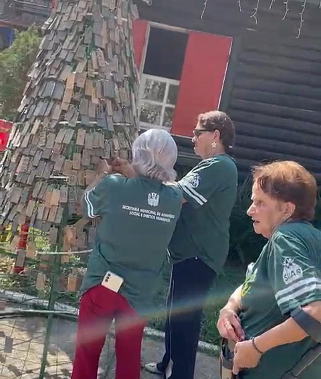 18.cf.res.cidades.idosos visitam casa do papai.2.participantes.redessociais