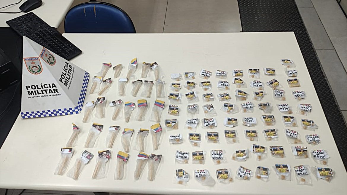 20.cf.res.polÍcia.pm apreende drogas em estação.divulgaÇÃopm
