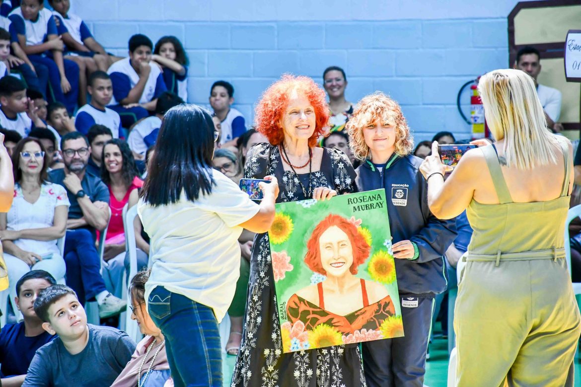 21.cf.res.cidades.feira literária da escola noel.1.roseana.redessociais