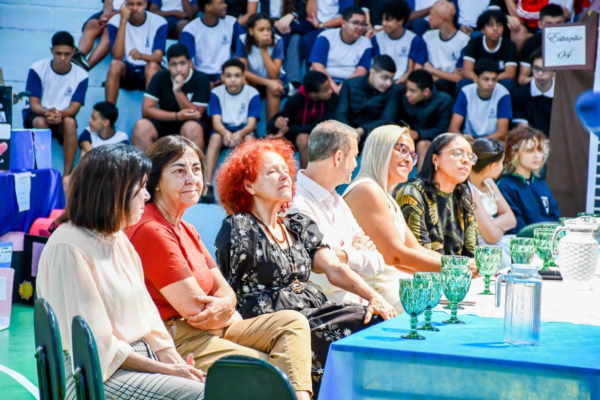 21.cf.res.cidades.feira literária da escola noel.1.roseana.redessociais (3)