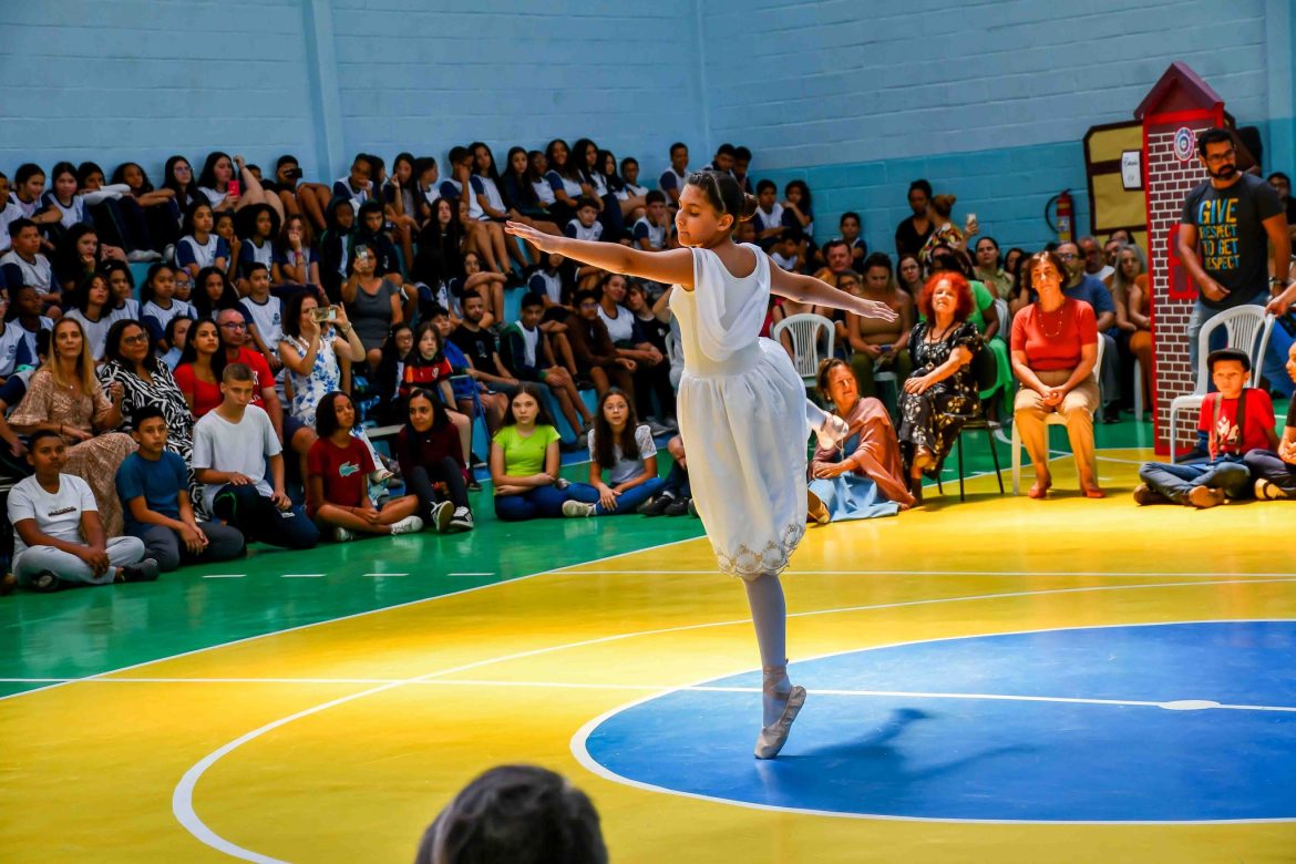 21.cf.res.cidades.feira literária da escola noel.2.alunos.redessociais