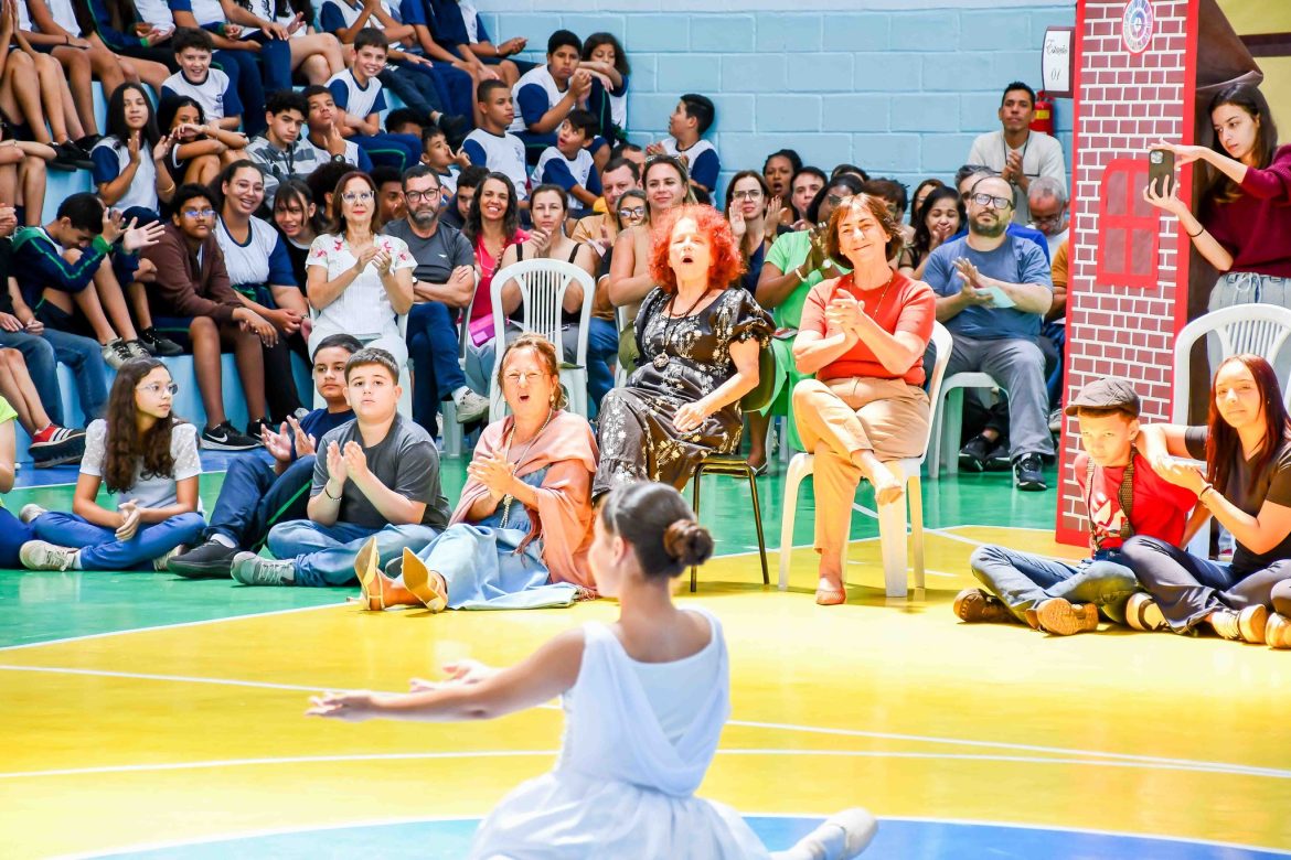 21.cf.res.cidades.feira literária da escola noel.2.alunos.redessociais (3)