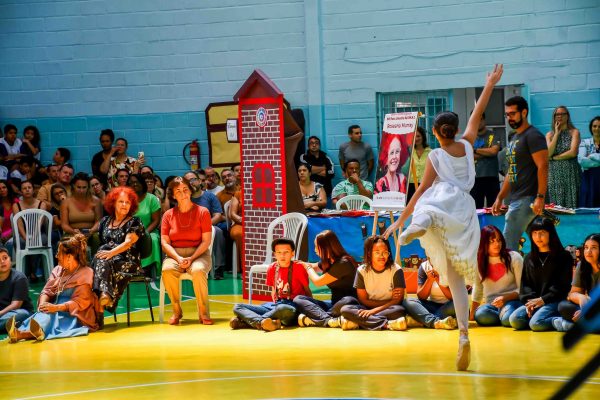 21.cf.res.cidades.feira literária da escola noel.2.alunos.redessociais (4)