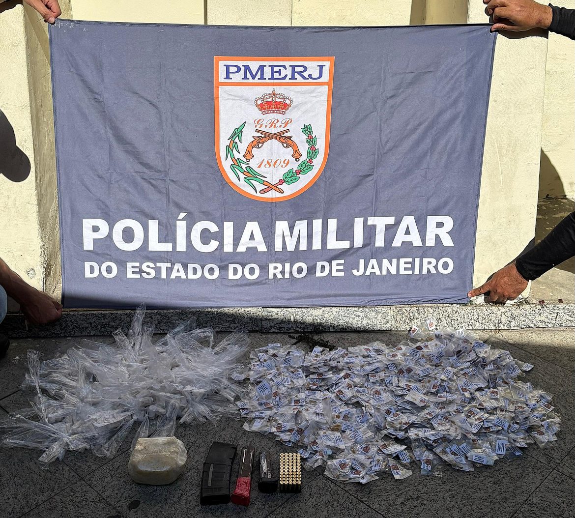 27.cf.res.polÍcia.polícia militar apreende drogas.divulgaÇÃopm (2)