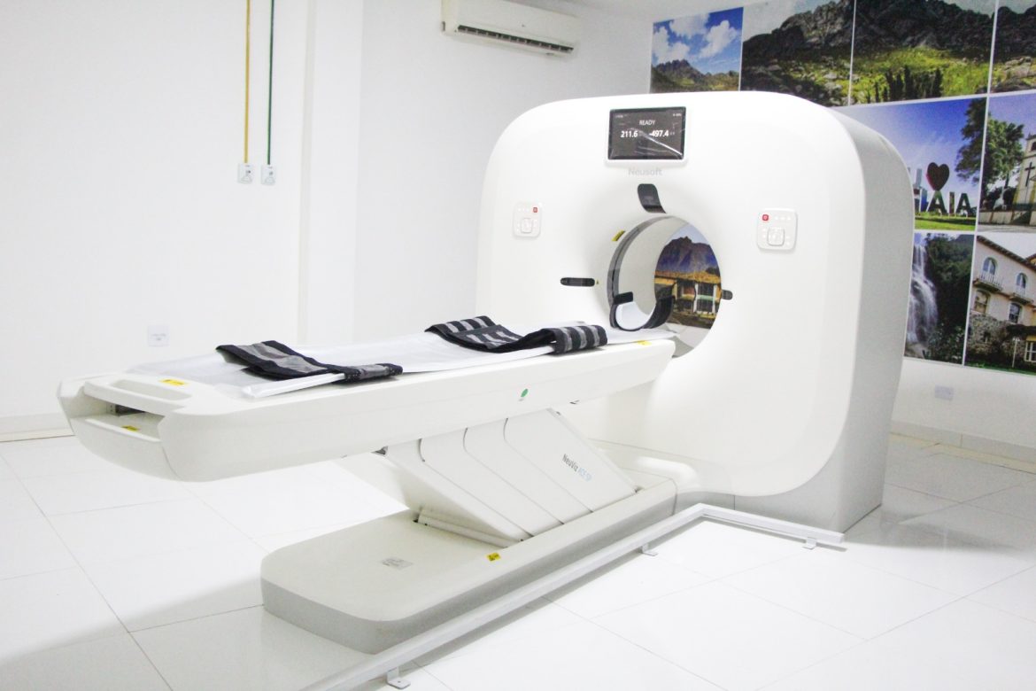 28.cf.res.cidades.kaio márcio inaugura tomógrafo.2.tomÓgrafo.divulgaÇÃopmi (2)