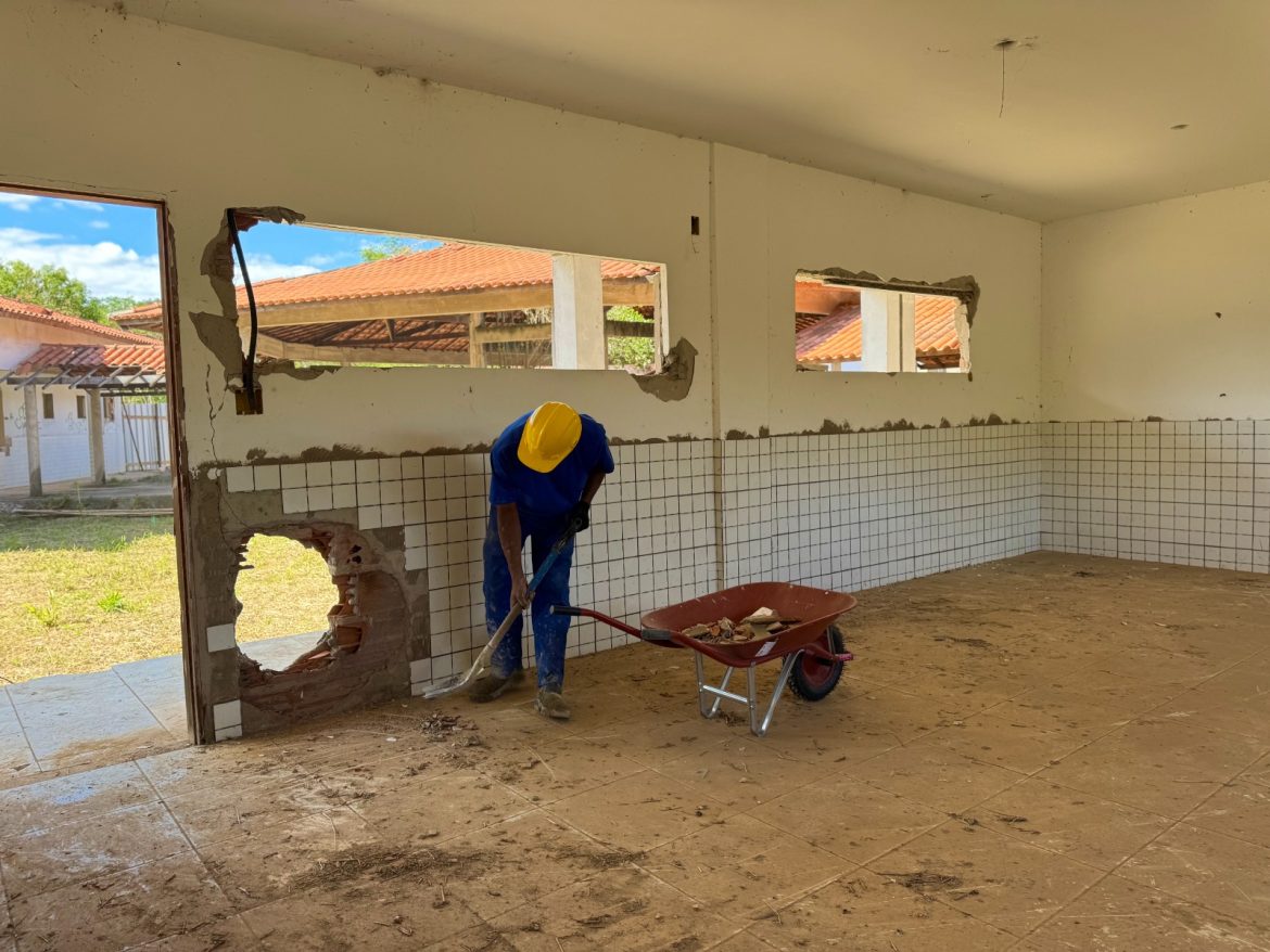 33.cf.res.cidades.itatiaia retoma obras da escola.2.escola.divulgaÇÃopmi (3)