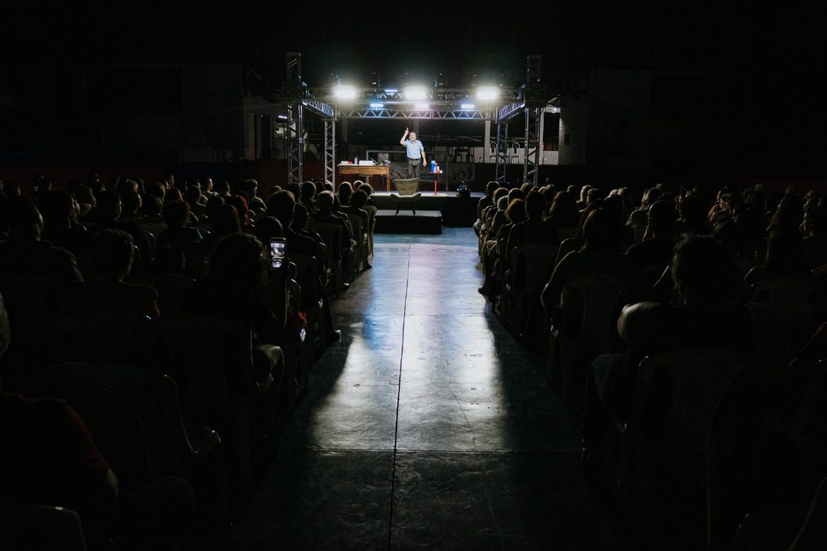 34.cf.res.cultura.peça ‘o porteiro’.1.peÇa.yurimelopmbm (5)