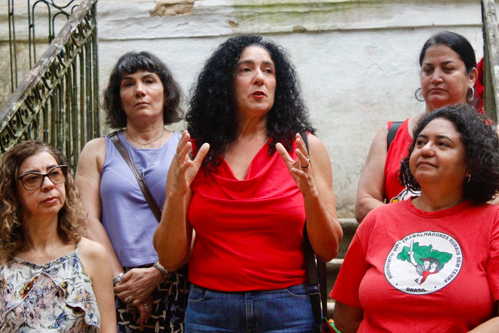 38.cf.res.polÍtica.famílias de quatis são regularizadas.2.deputada.fernandapierucci