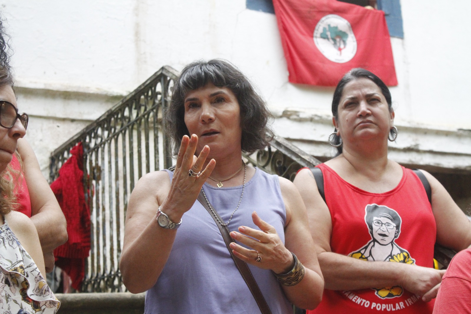 38.cf.res.polÍtica.famílias de quatis são regularizadas.2.marialÚcia.fernandapierucci