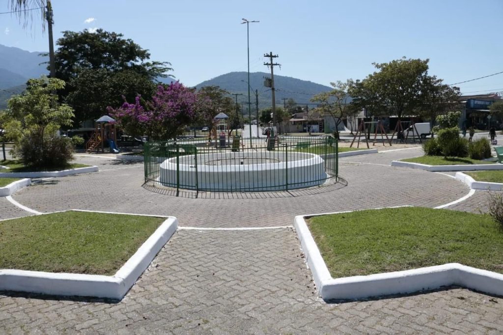 39.cf.res.cidades.aman realiza ação cívico social.1.praÇa.divulgaÇÃopmi