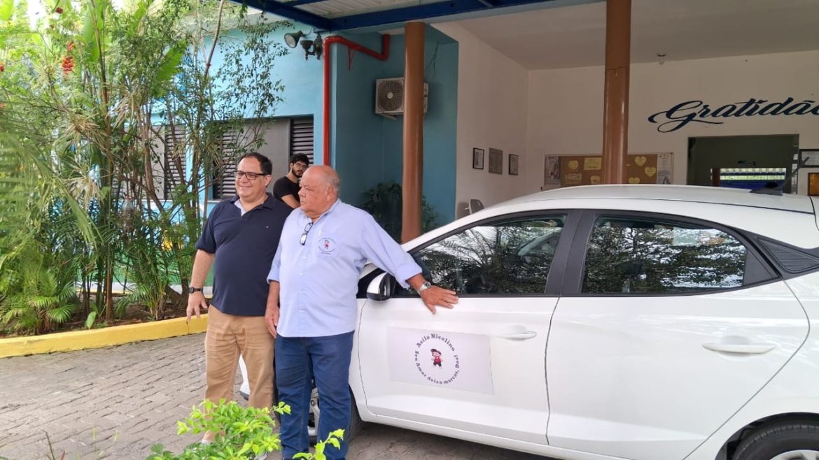 46.cf.res.polÍtic.asilo nicolino gulhot recebe veículo.1.asilo.divulgaÇÃo