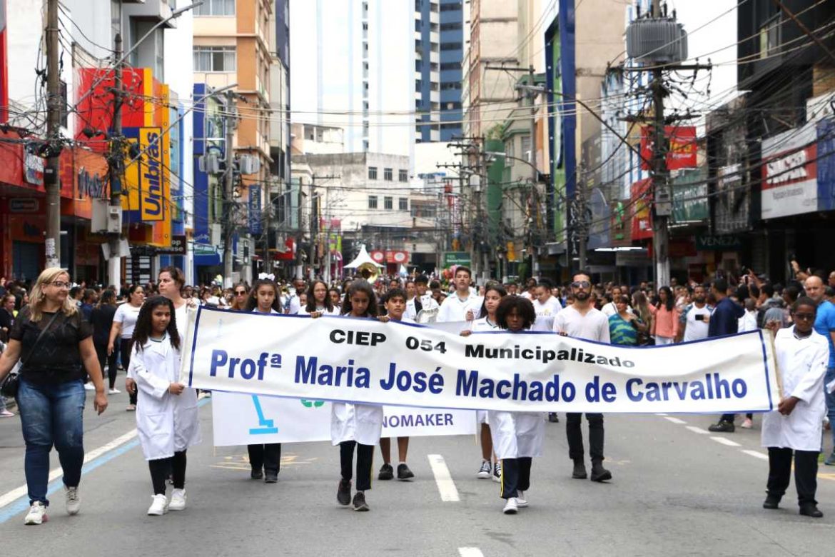 a 30 cf desfile cívico pelos 193 anos de emancipação promete ser ‘uma viagem’ pela história de barra mansa foto arquivo pmbm