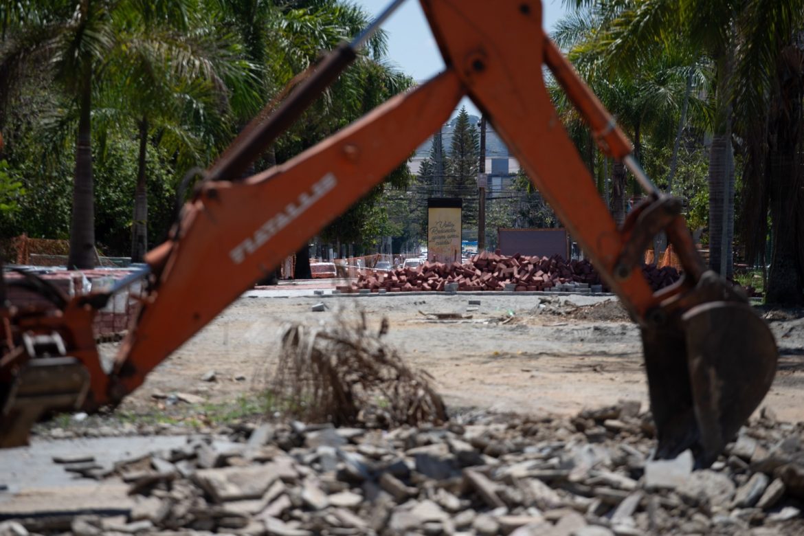 alameda da praça pandiá calógeras, em volta redonda começa a receber novo calçamento cris oliveira pmvr11 alameda da praça pandiá calógeras, em volta redonda começa a receber novo calçamento cris oliveira pmvr11