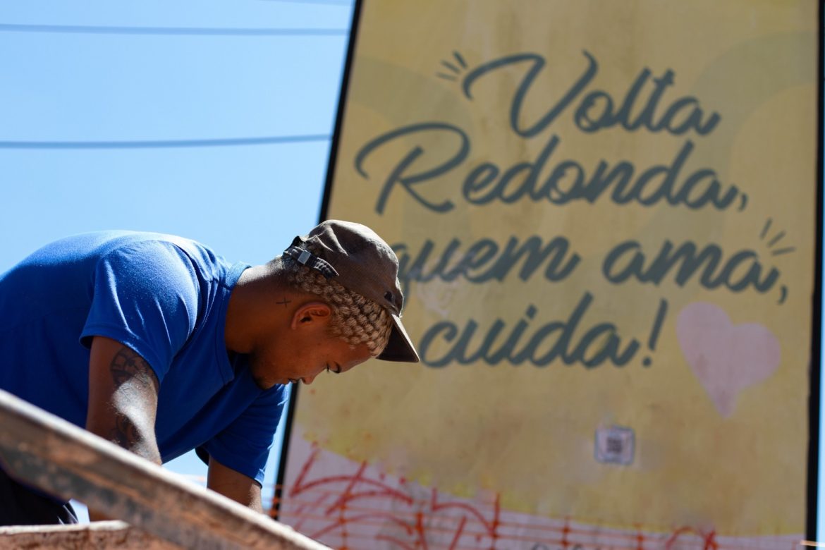 alameda da praça pandiá calógeras, em volta redonda começa a receber novo calçamento cris oliveira pmvr123 alameda da praça pandiá calógeras, em volta redonda começa a receber novo calçamento cris oliveira pmvr123