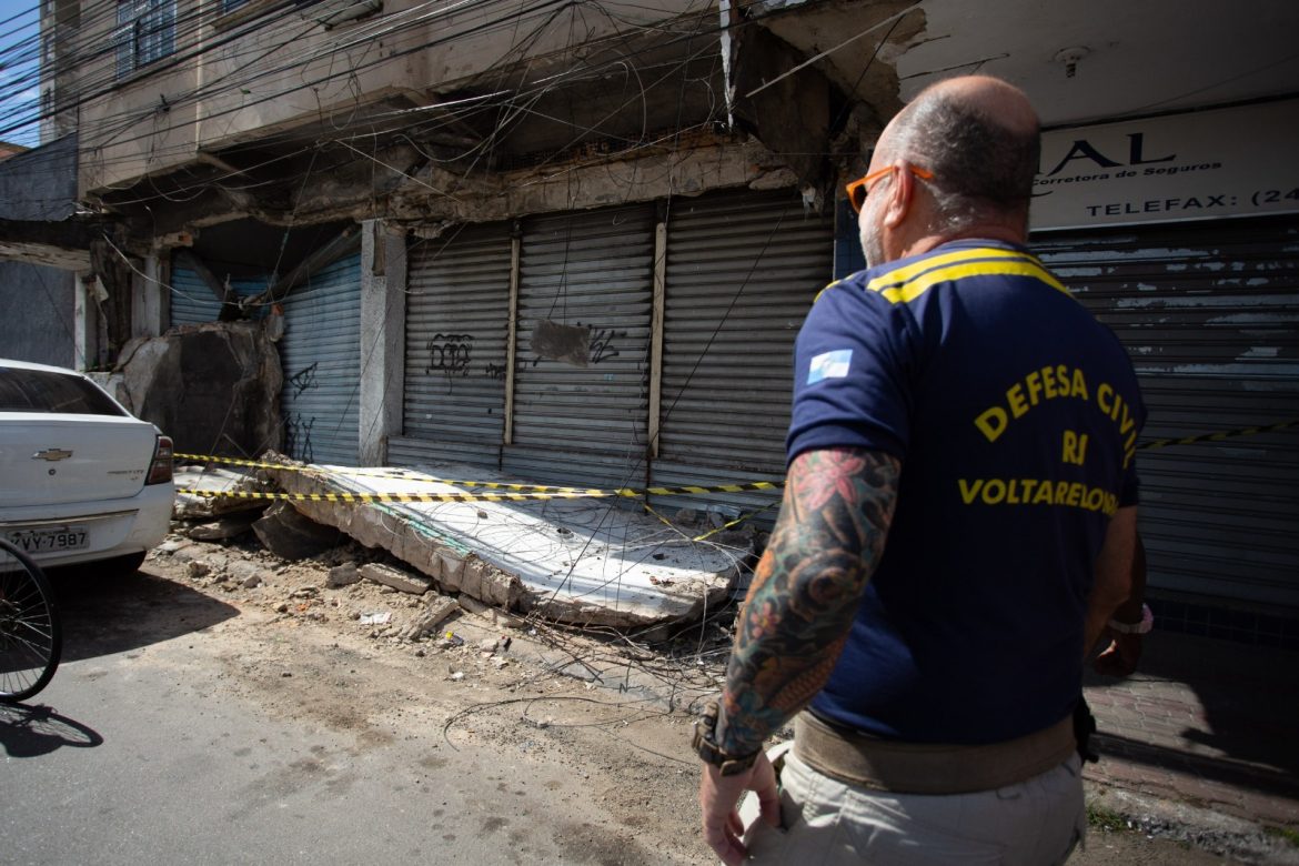 antes do período de chuva defesa civil de volta redonda realiza fiscalização de marquises cris oliveira secom1