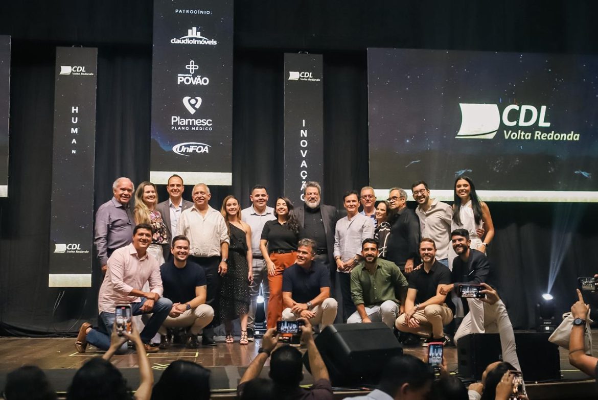 calendário de palestras da cdl vr de 2025 é encerrado com apresentação de mario sergio cortella divulgação111