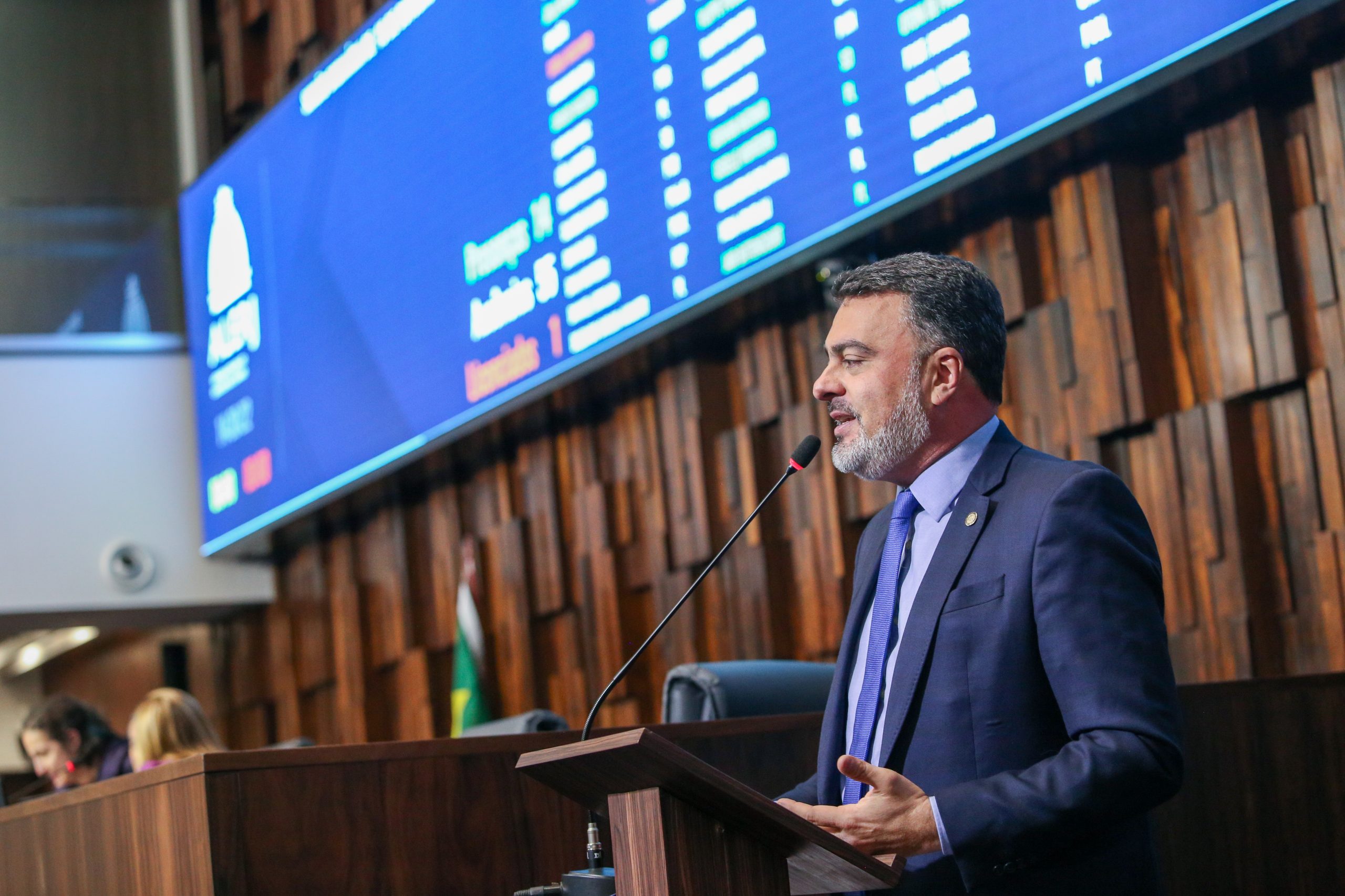 deputado vitor junior alerj 1