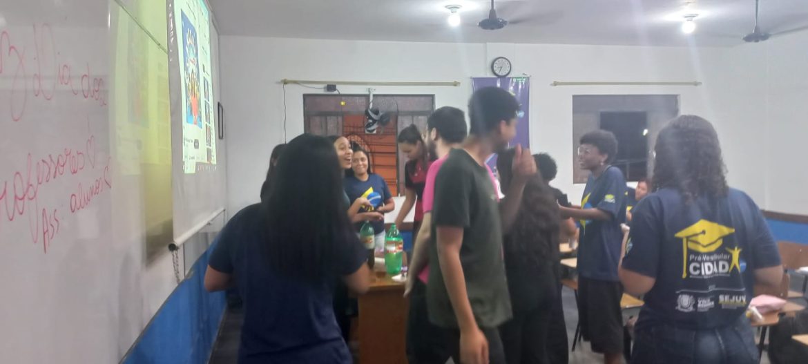 dia do professor é celebrado pelo mep com mapa de aprovações dos 25 anos do pré vestibular cidadão divulgação