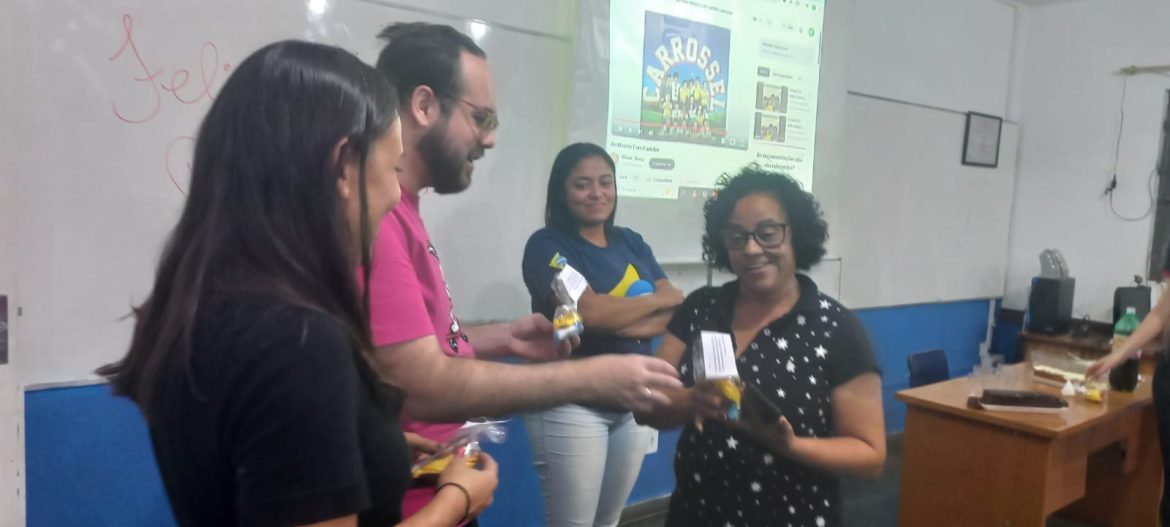 dia do professor é celebrado pelo mep com mapa de aprovações dos 25 anos do pré vestibular cidadão divulgação1