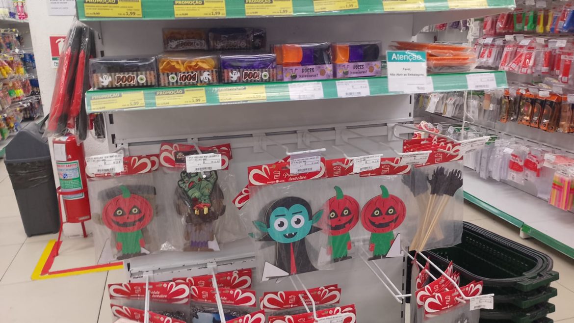 halloween, também conhecido como dia das bruxas, já movimenta o comércio de volta redonda monica vieira halloween, também conhecido como dia das bruxas, já movimenta o comércio de volta redonda monica vieira