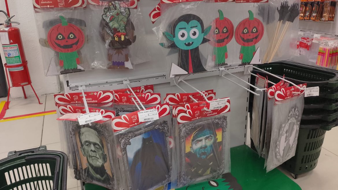 halloween, também conhecido como dia das bruxas, já movimenta o comércio de volta redonda monica vieira1 halloween, também conhecido como dia das bruxas, já movimenta o comércio de volta redonda monica vieira1