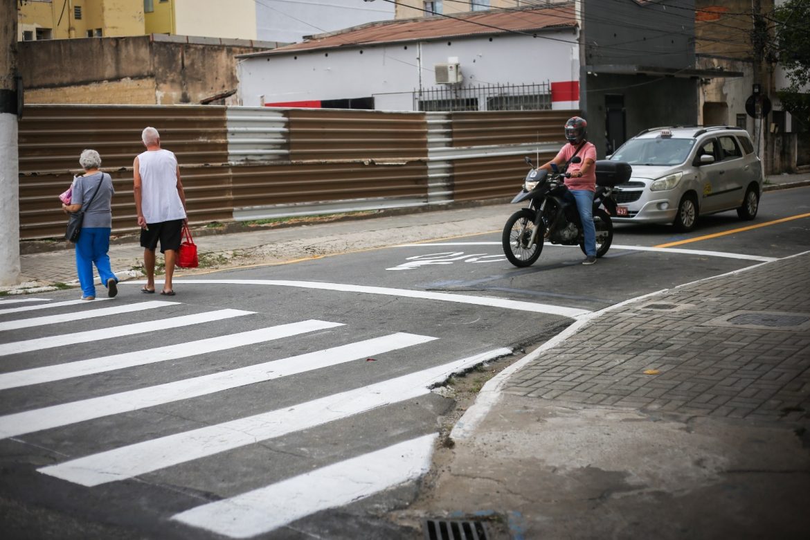 iniciada em volta redonda a instalação de semáforos inteligentes e áreas para motociclistas em cruzamentos adriana cÓpio secom1 iniciada em volta redonda a instalação de semáforos inteligentes e áreas para motociclistas em cruzamentos adriana cÓpio secom1