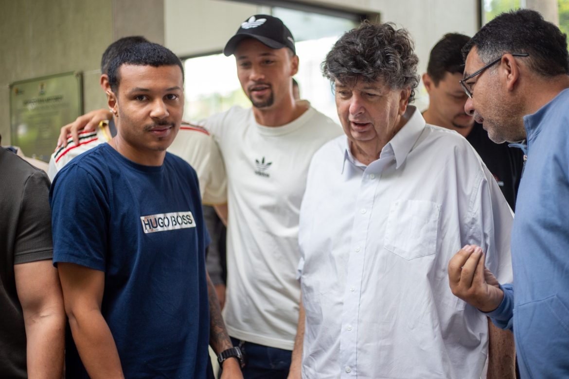 motoboys de volta redonda vão ganhar novo ponto de apoio no bairro retiro adriana cópio secom1111 motoboys de volta redonda vão ganhar novo ponto de apoio no bairro retiro adriana cópio secom1111