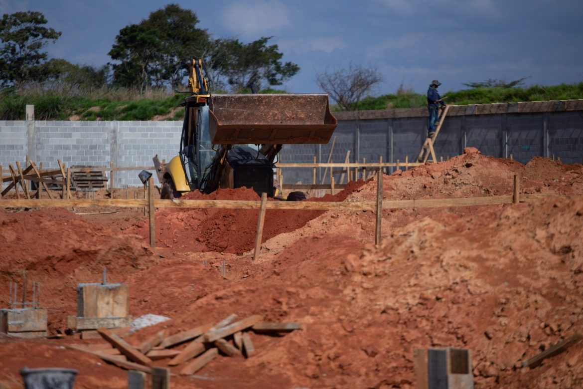 obra do bac da pm, em volta redonda, está próxima de concluir a parte das fundações cris oliveira secom13