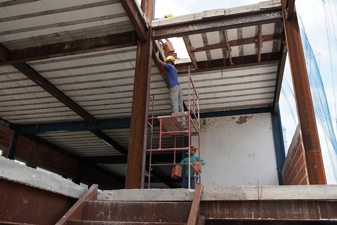 parte externa da alvenaria das obras do futuro hospital da criança de volta redonda está finalizada geraldo gonçalves pmvr