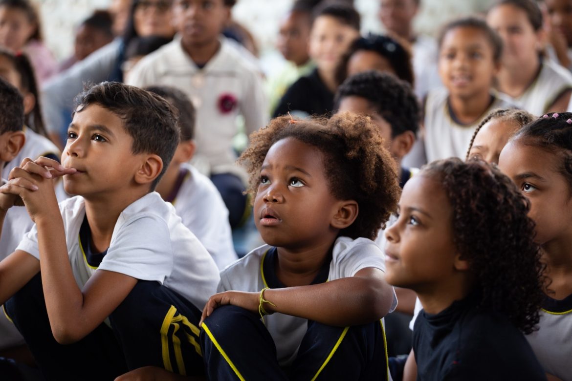 programação especial da biblioteca sobre rodas cris oliveira pmvr1 programação especial da biblioteca sobre rodas cris oliveira pmvr1