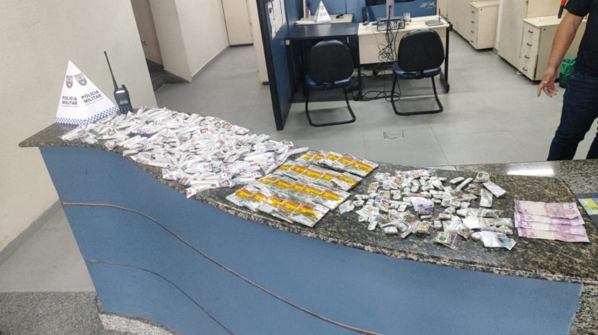 serviço reservado do 33º bpm detém dupla em angra dos reis após denúncia de fuga de bandidos da penha, no rio divulgação