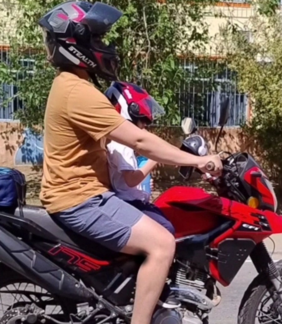 transporte irregular de crianças em motocicletas é alvo de operação divulgação semop1 transporte irregular de crianças em motocicletas é alvo de operação divulgação semop1