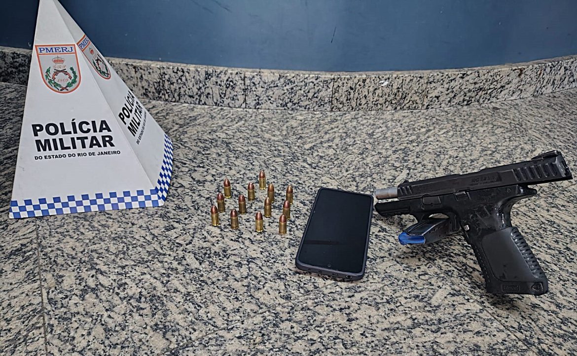 17.cf.res.polÍcia.adolescente é apreendido.divulgaÇÃopm