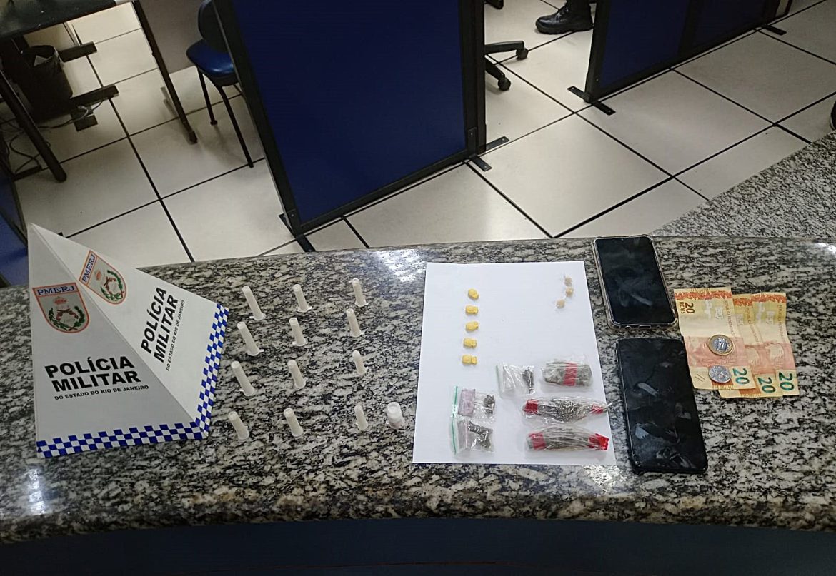 19.cf.res.polÍcia.pm detém dois adolescentes.divulgaÇÃopm