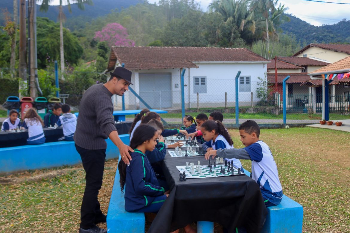 20.cf.res.cidades.resende incentiva o raciocínio.redessociais