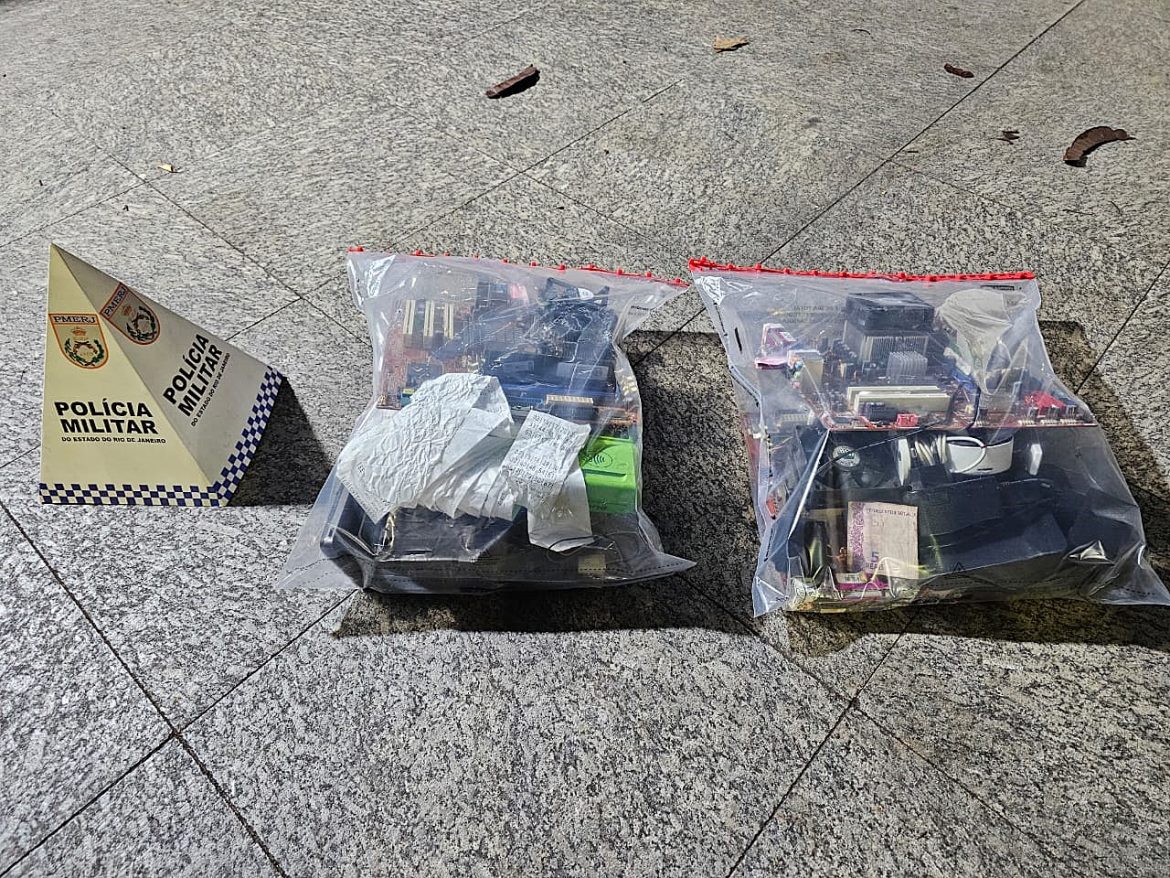 21.cf.res.polÍcia.pm apreende caça níqueis.divulgaÇÃopm