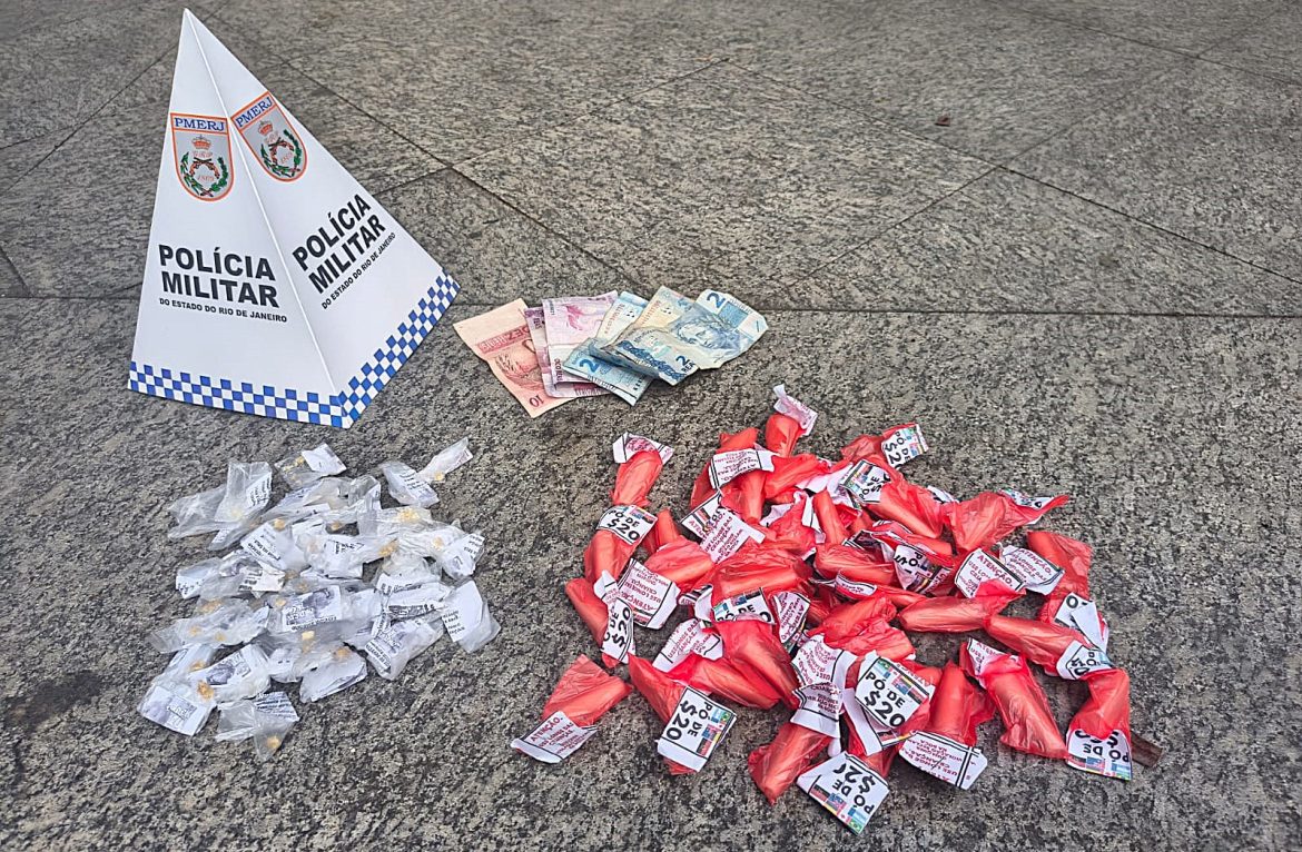 21.cff.res.pollÍcia.pm apreende adolescentes suspeitos.divulgaÇÃopm